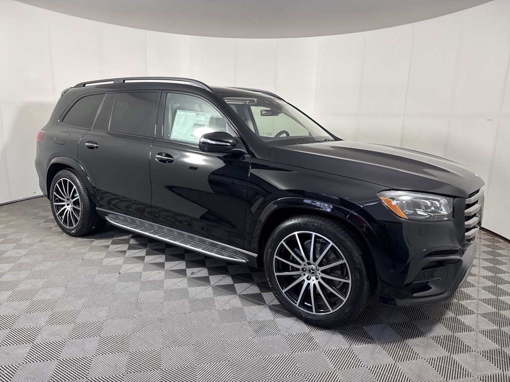 2026 Mercedes-Benz GLS 580 Image 3 of 34