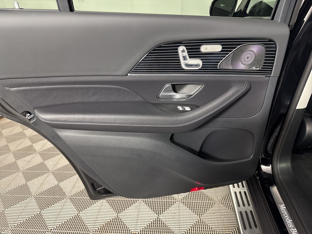 2026 Mercedes-Benz GLS 580 Image 23 of 34