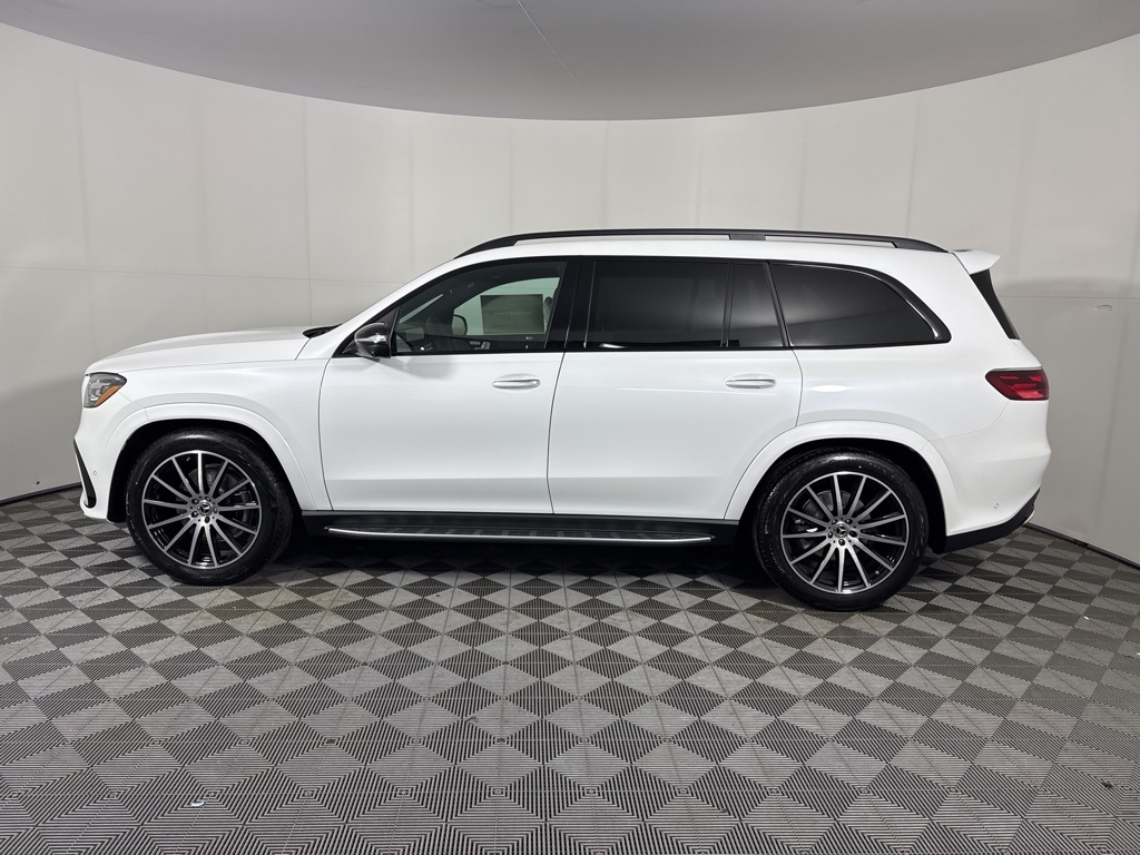 2026 Mercedes-Benz GLS 580 Image 8 of 34