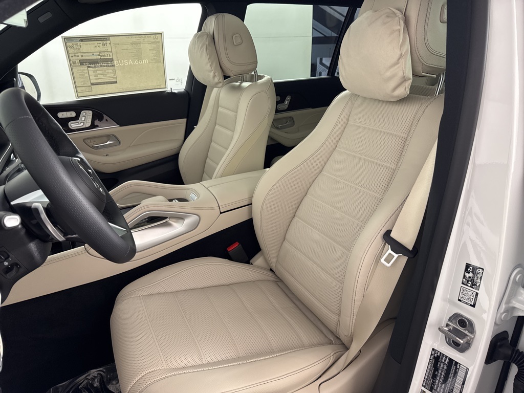 2026 Mercedes-Benz GLS 580 Image 14 of 34