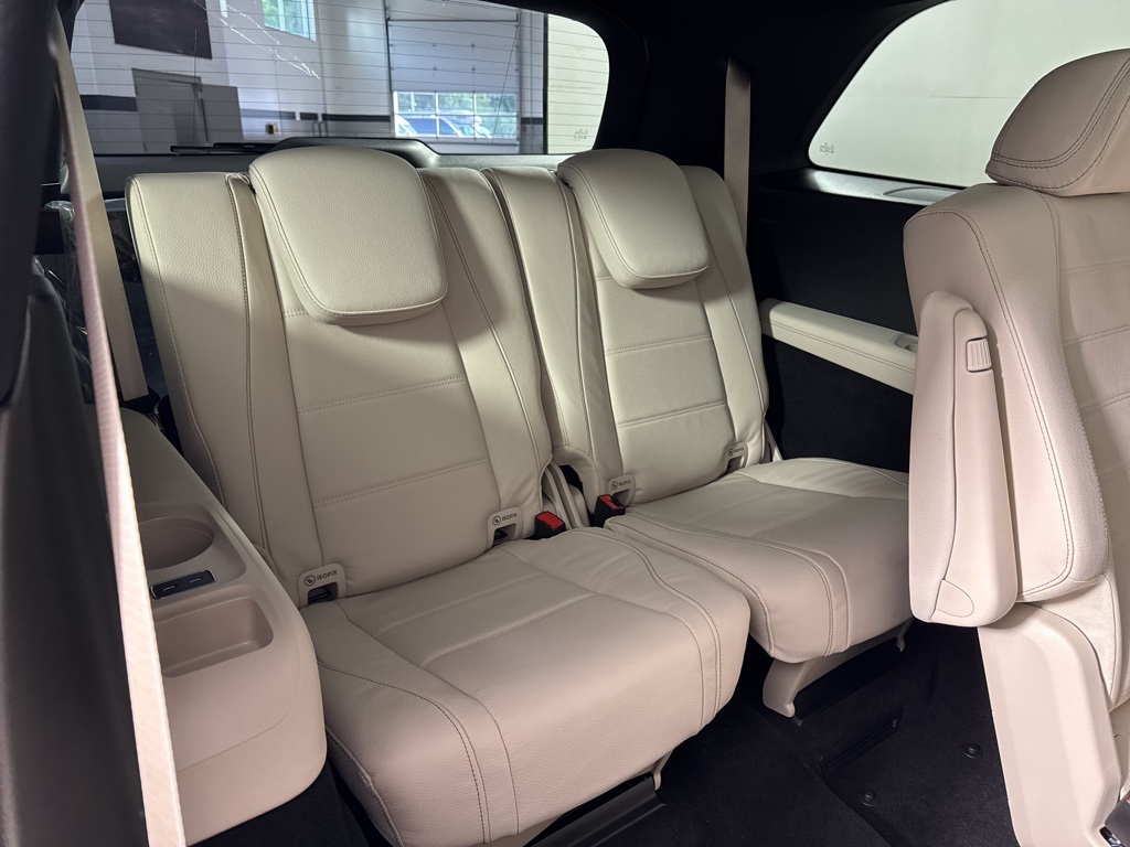2026 Mercedes-Benz GLS 580 Image 10 of 34