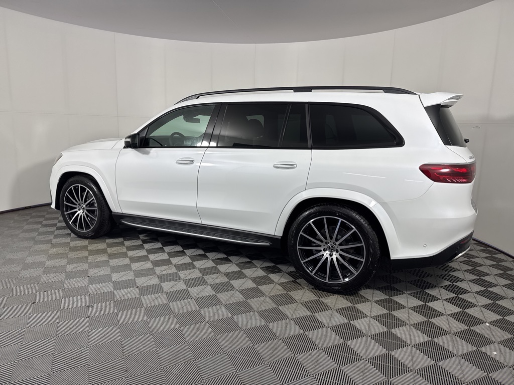 2026 Mercedes-Benz GLS 580 Image 7 of 34