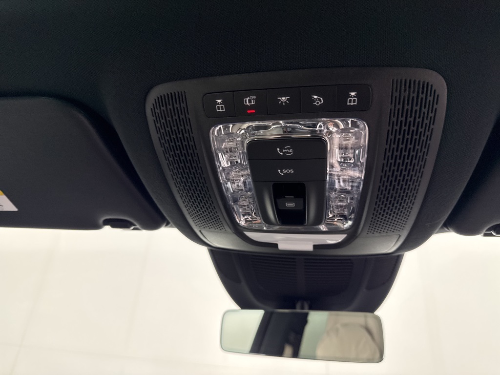 2026 Mercedes-Benz GLS 580 Image 25 of 34