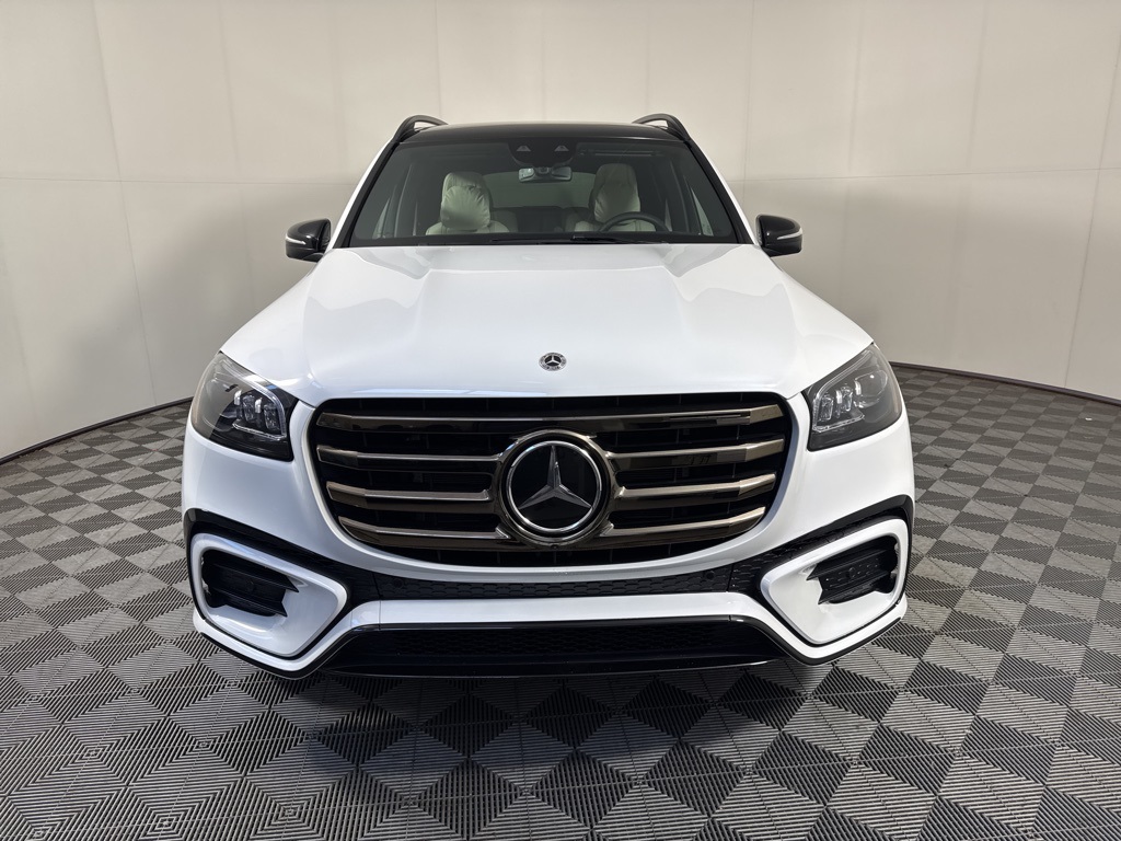 2026 Mercedes-Benz GLS 580 Image 2 of 34