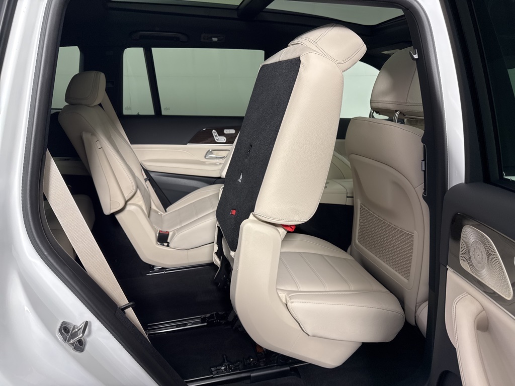 2026 Mercedes-Benz GLS 580 Image 15 of 34