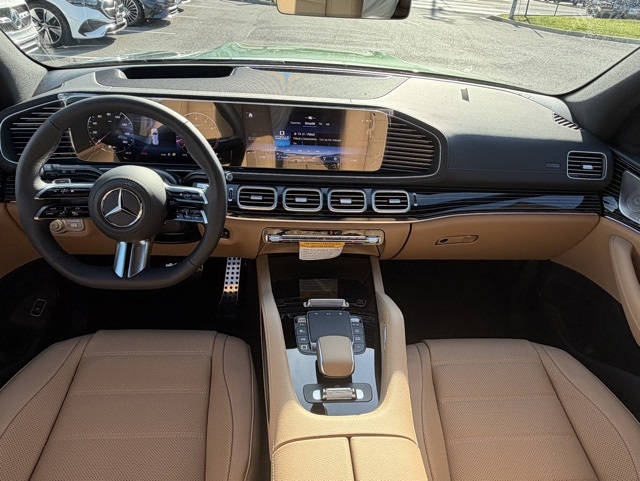 2026 Mercedes-Benz GLS 580 Image 7 of 9