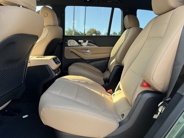 2026 Mercedes-Benz GLS 580 Image 5 of 9