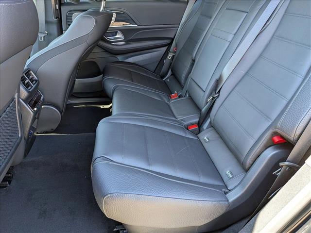 2026 Mercedes-Benz GLS 580 Image 9 of 19