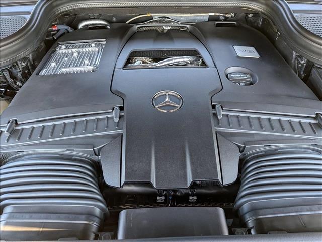 2026 Mercedes-Benz GLS 580 Image 7 of 19