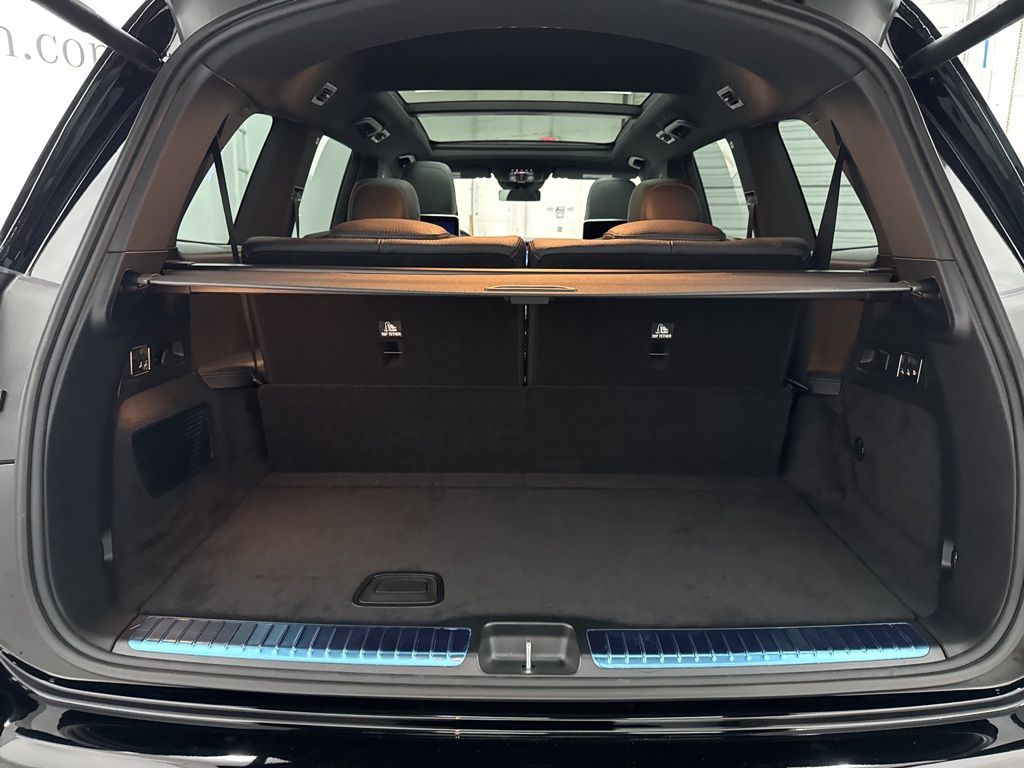 2026 Mercedes-Benz GLS 580 Image 12 of 39