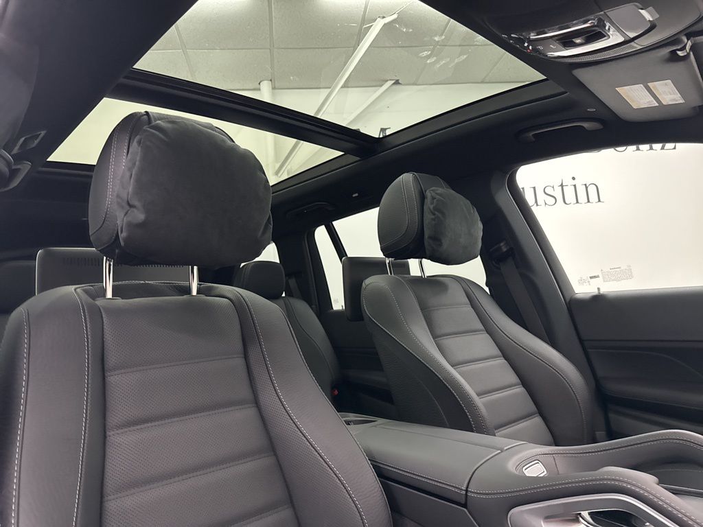 2026 Mercedes-Benz GLS 580 Image 19 of 39