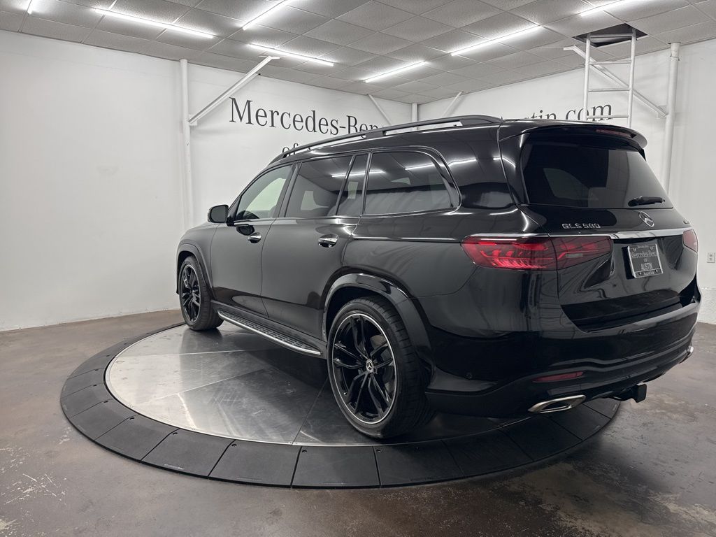 2026 Mercedes-Benz GLS 580 Image 8 of 39