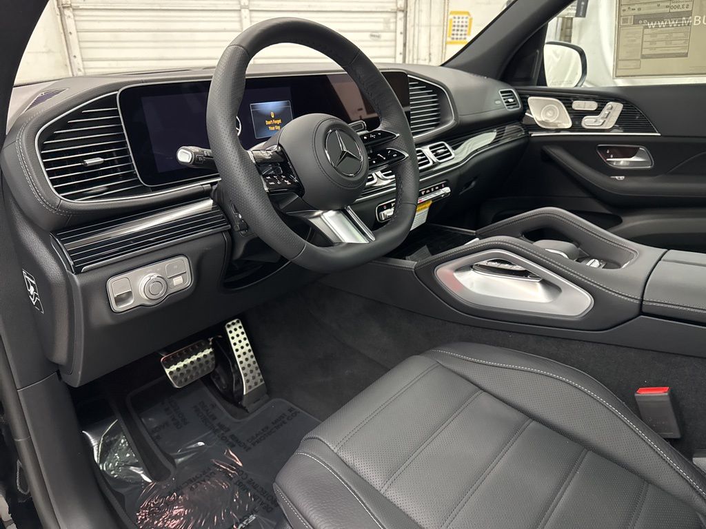 2026 Mercedes-Benz GLS 580 Image 25 of 39