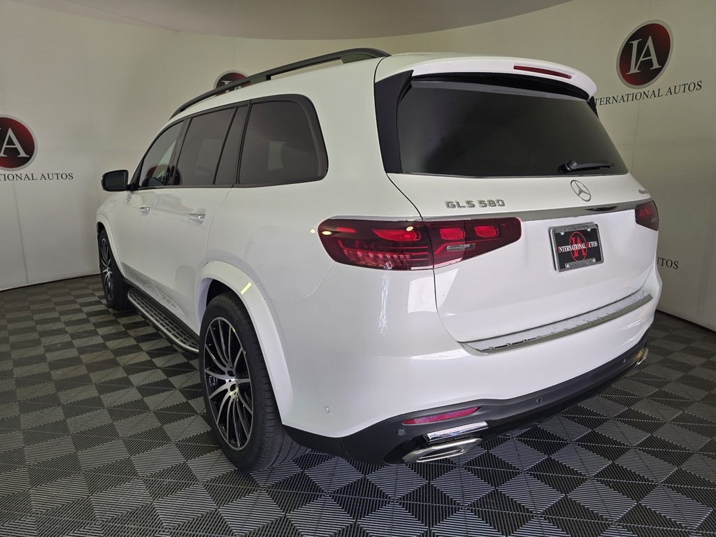 2026 Mercedes-Benz GLS 580 Image 5 of 33