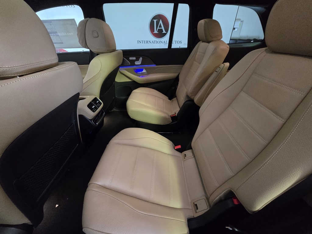 2026 Mercedes-Benz GLS 580 Image 10 of 33