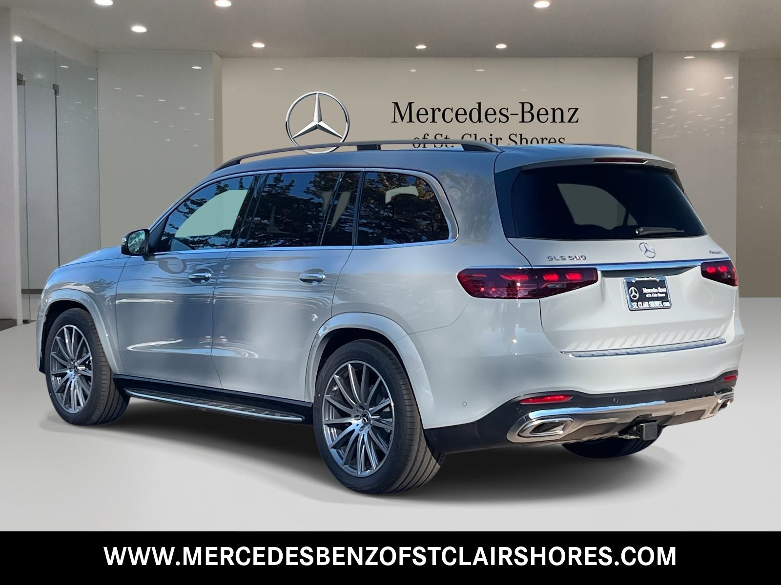 2026 Mercedes-Benz GLS 580 Image 7 of 37