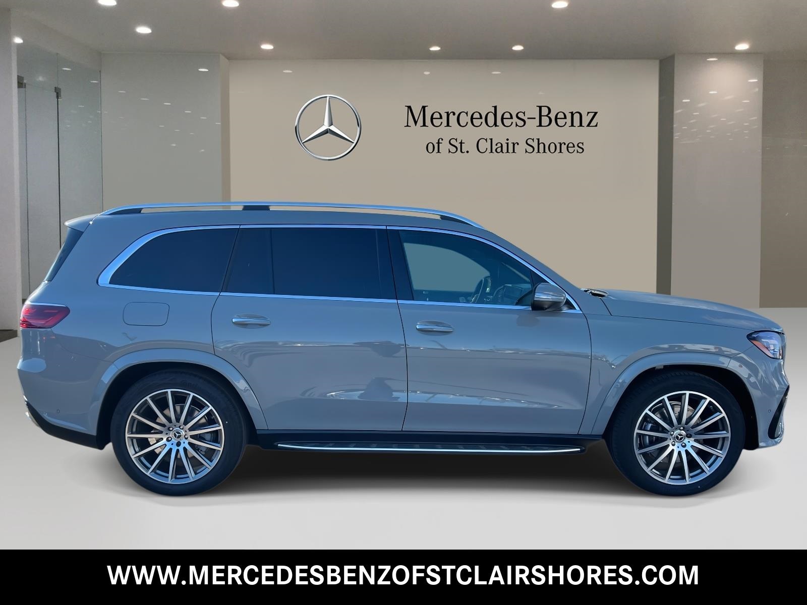 2026 Mercedes-Benz GLS 580 Image 4 of 37