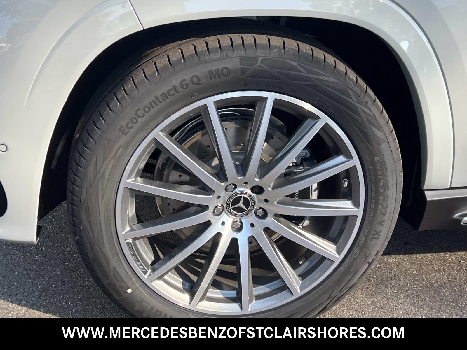 2026 Mercedes-Benz GLS 580 Image 10 of 37