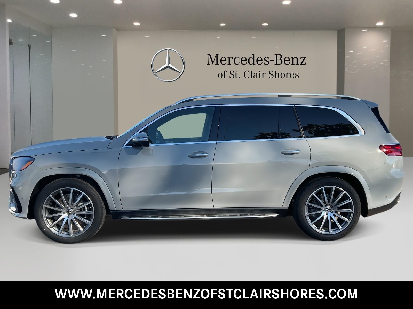 2026 Mercedes-Benz GLS 580 Image 8 of 37
