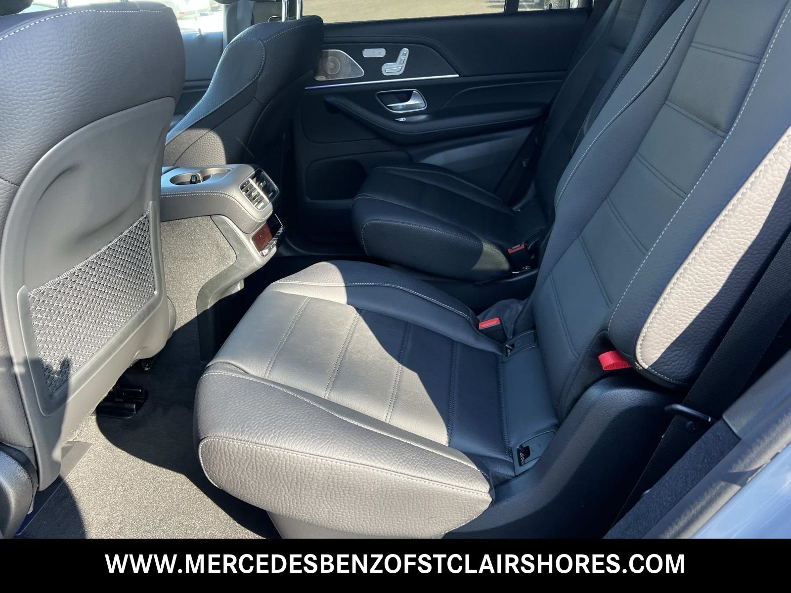 2026 Mercedes-Benz GLS 580 Image 13 of 37