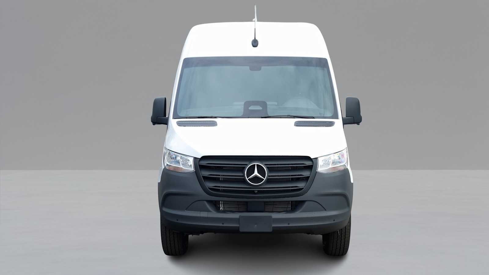 2026 Mercedes-Benz Sprinter Base Image 2 of 34