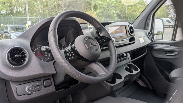 2026 Mercedes-Benz Sprinter Base Image 14 of 16