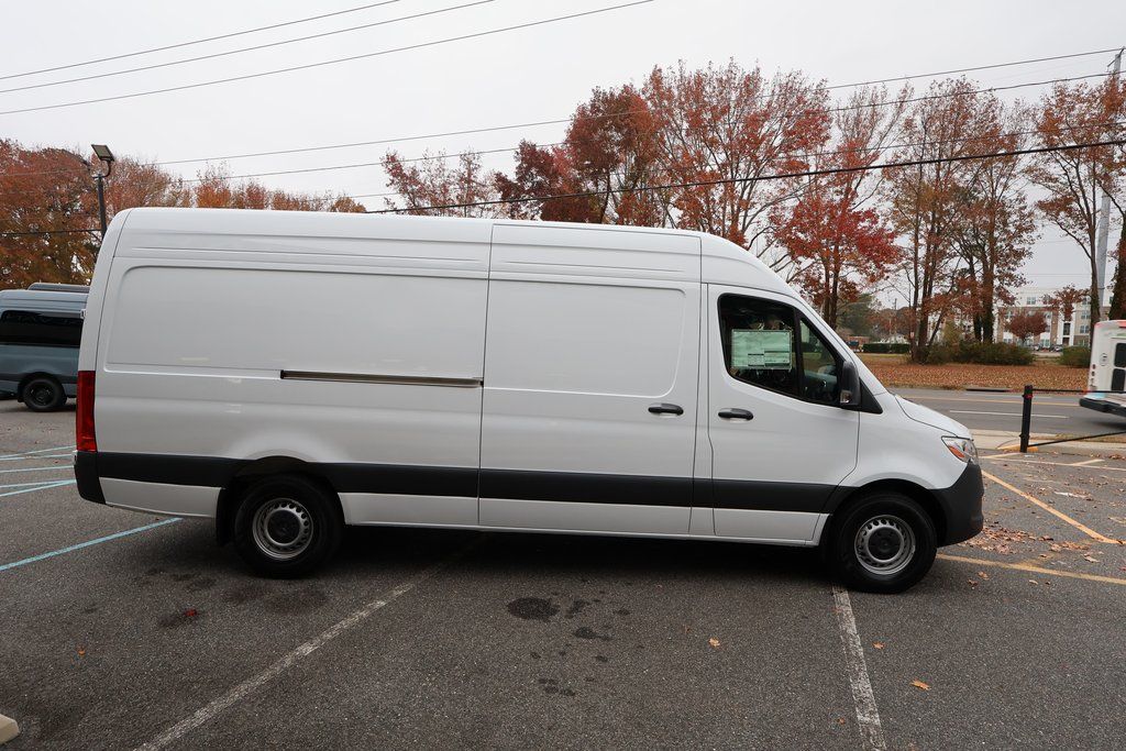 2026 Mercedes-Benz Sprinter Base Image 3 of 7