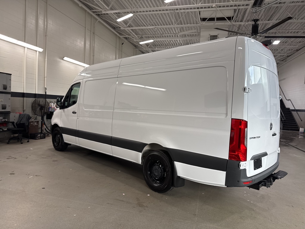 2026 Mercedes-Benz Sprinter Base Image 7 of 33
