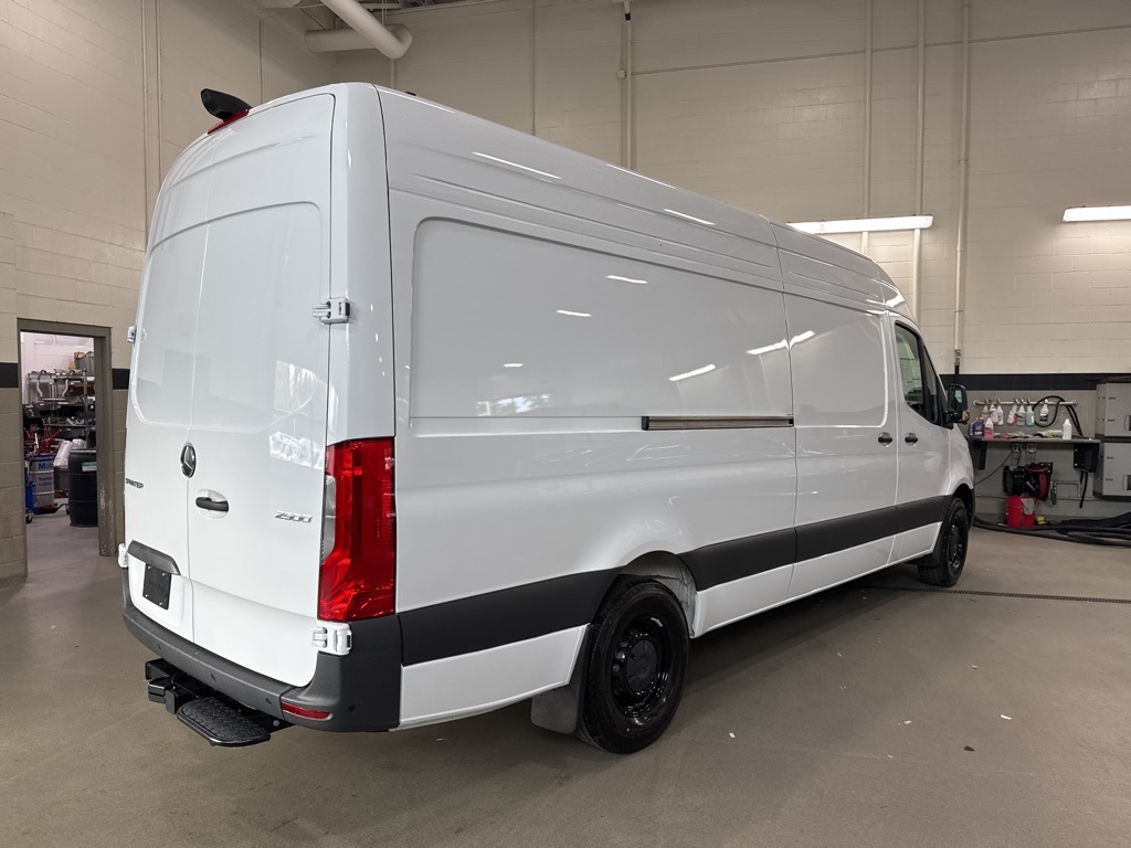 2026 Mercedes-Benz Sprinter Base Image 6 of 33