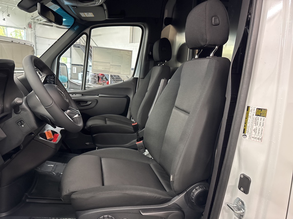 2026 Mercedes-Benz Sprinter Base Image 9 of 33