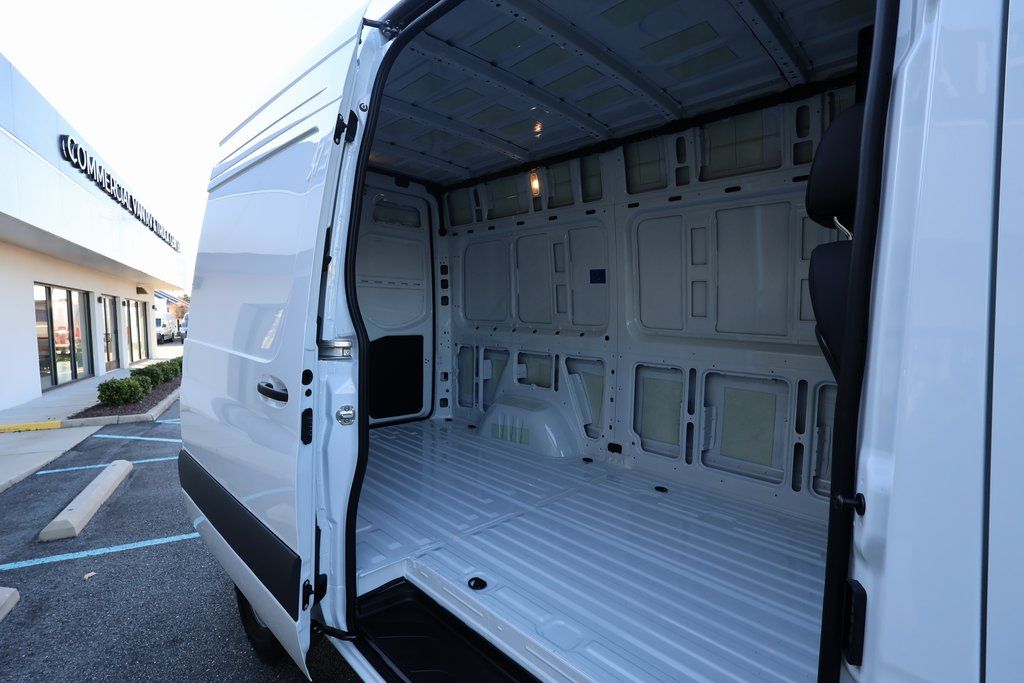 2026 Mercedes-Benz Sprinter Base Image 3 of 8