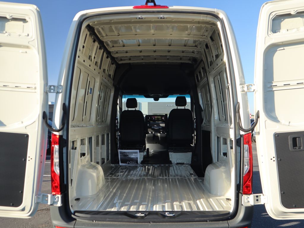 2026 Mercedes-Benz Sprinter Base Image 14 of 40