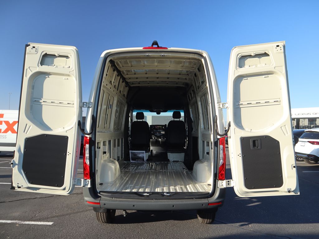 2026 Mercedes-Benz Sprinter Base Image 17 of 40