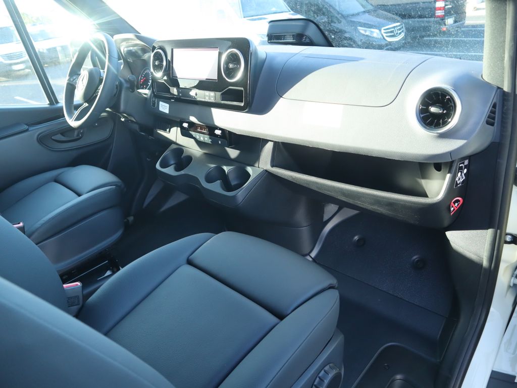 2026 Mercedes-Benz Sprinter Base Image 37 of 40