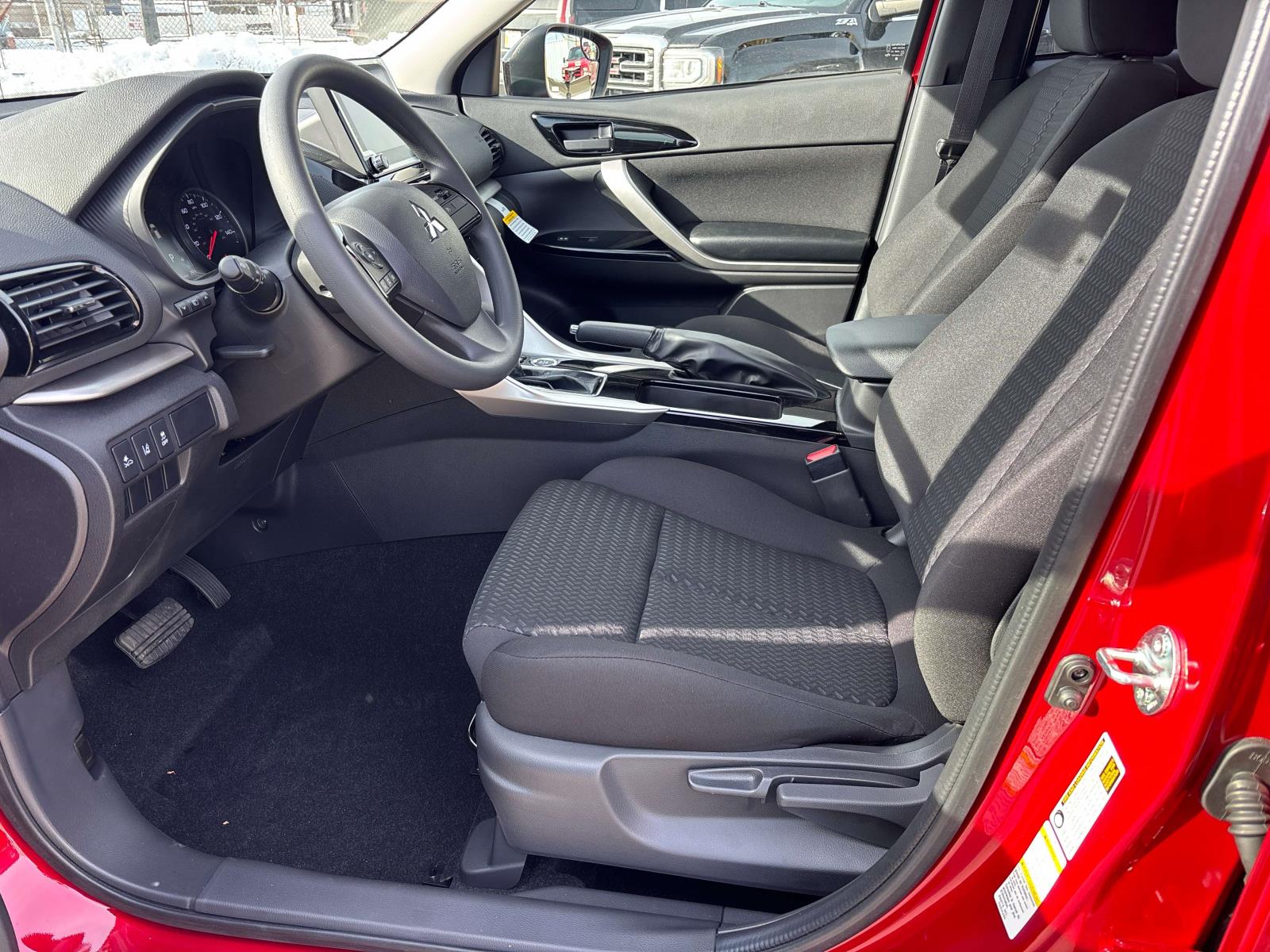 2026 Mitsubishi Eclipse Cross LE Image 4 of 12