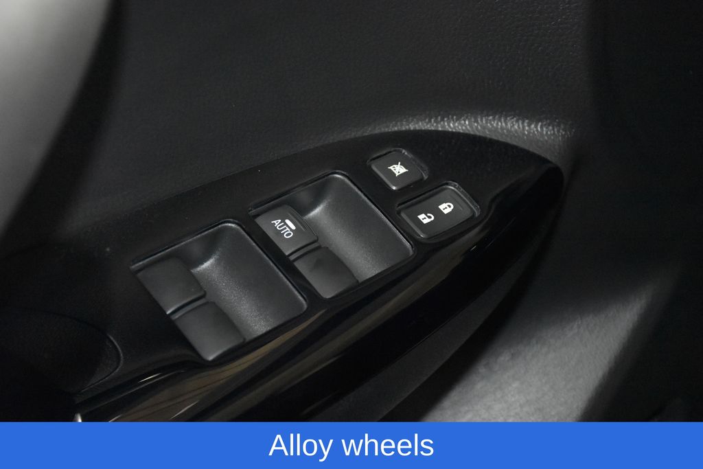 2026 Mitsubishi Eclipse Cross LE Image 20 of 30