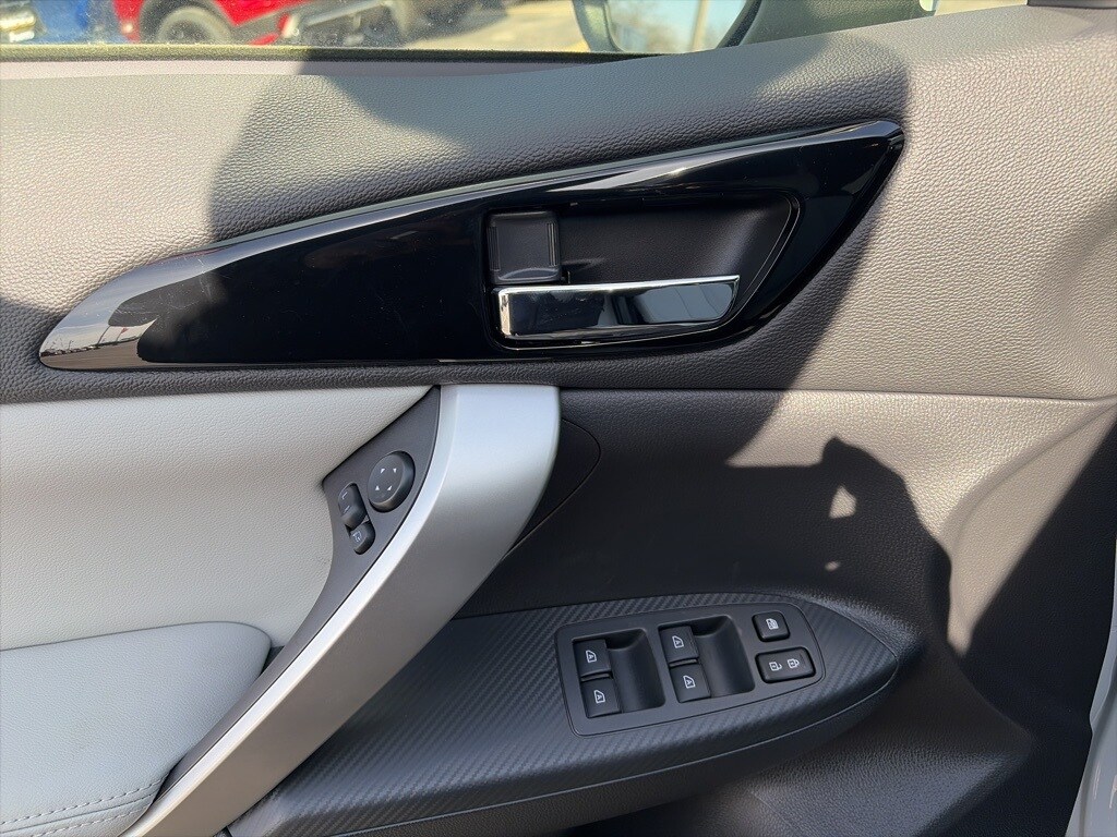 2026 Mitsubishi Eclipse Cross SEL Image 23 of 34