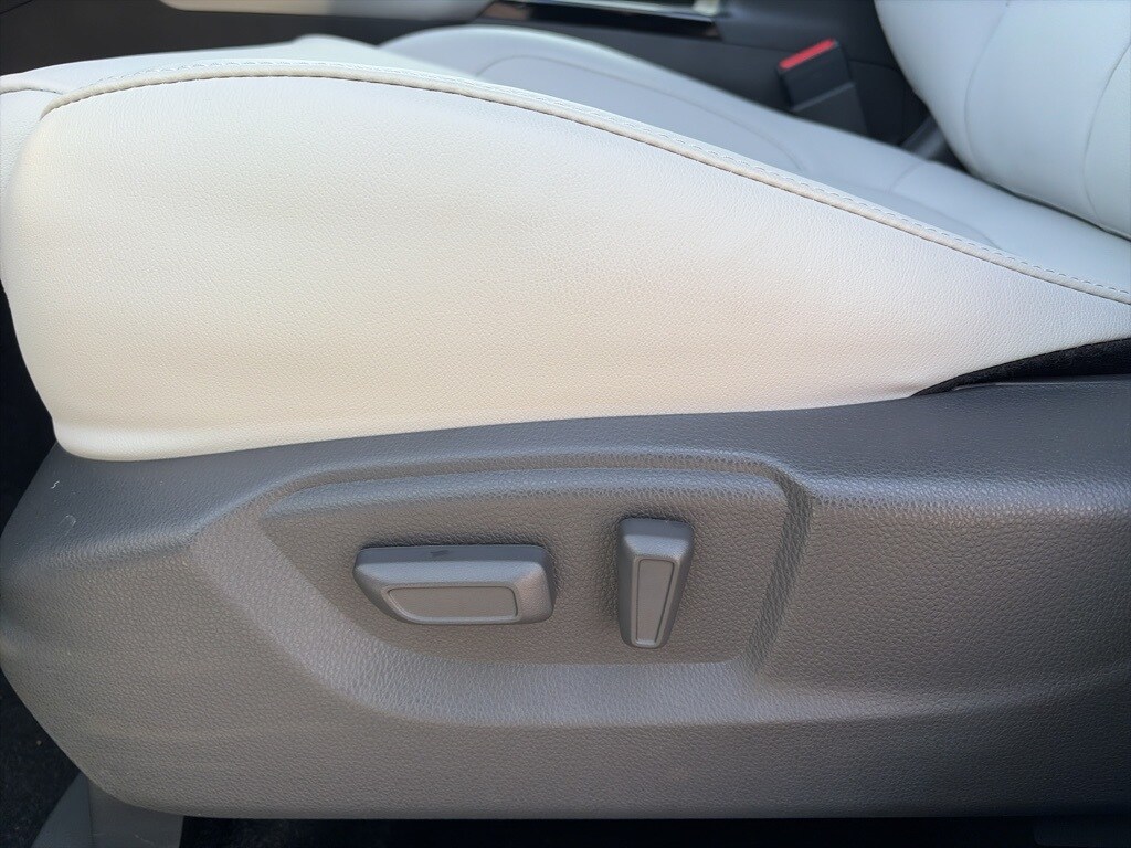 2026 Mitsubishi Eclipse Cross SEL Image 28 of 34