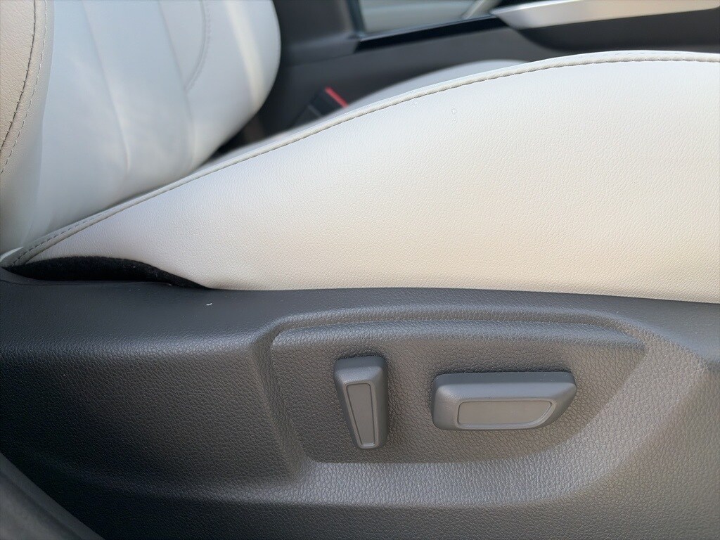 2026 Mitsubishi Eclipse Cross SEL Image 32 of 34