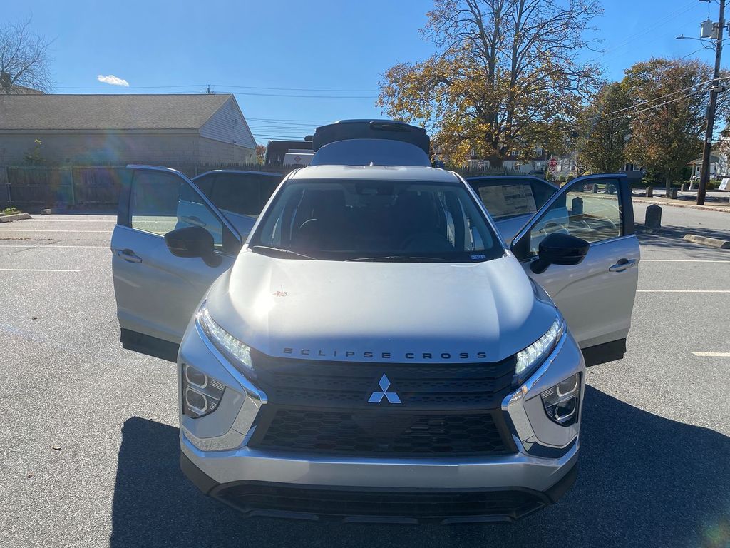 2026 Mitsubishi Eclipse Cross LE Image 3 of 30