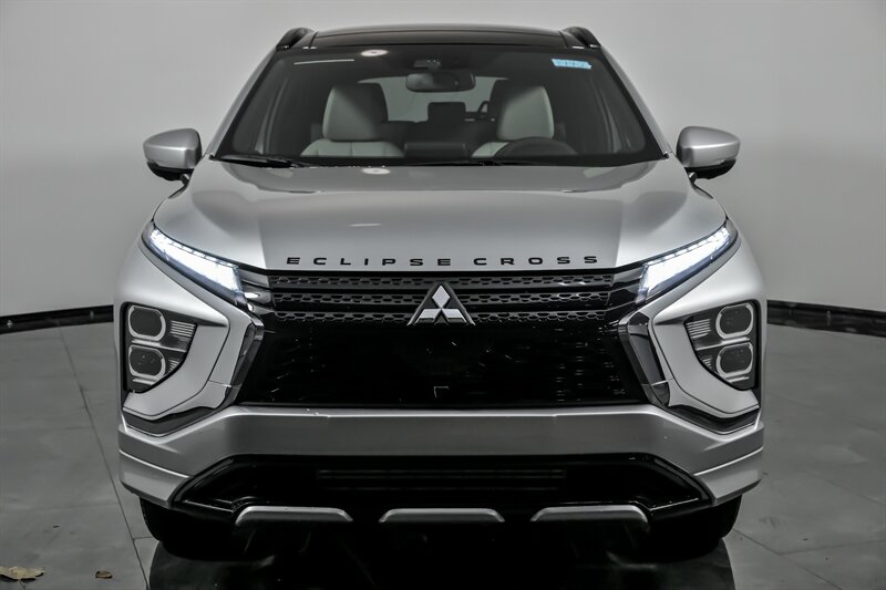 2026 Mitsubishi Eclipse Cross SE Image 2 of 25