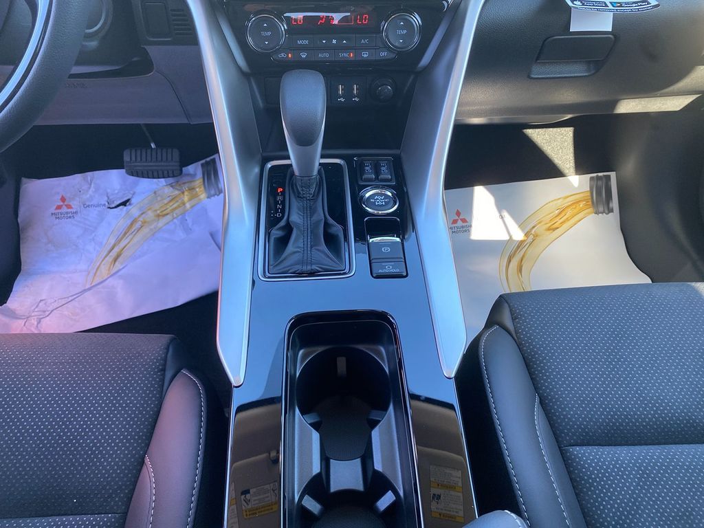 2026 Mitsubishi Eclipse Cross SE Image 18 of 31