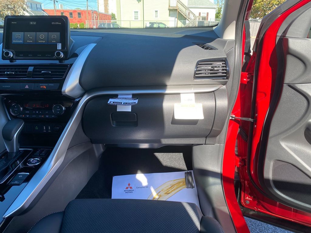 2026 Mitsubishi Eclipse Cross SE Image 25 of 31