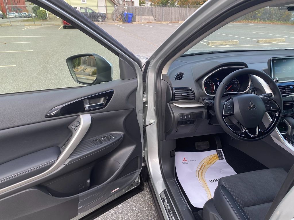 2026 Mitsubishi Eclipse Cross SE Image 18 of 34