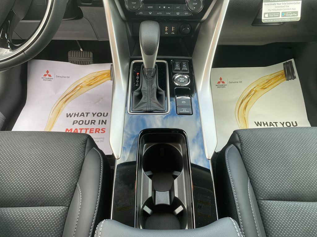 2026 Mitsubishi Eclipse Cross SE Image 33 of 34