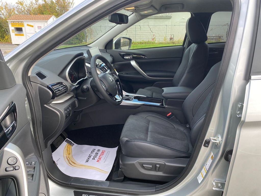2026 Mitsubishi Eclipse Cross SE Image 16 of 34