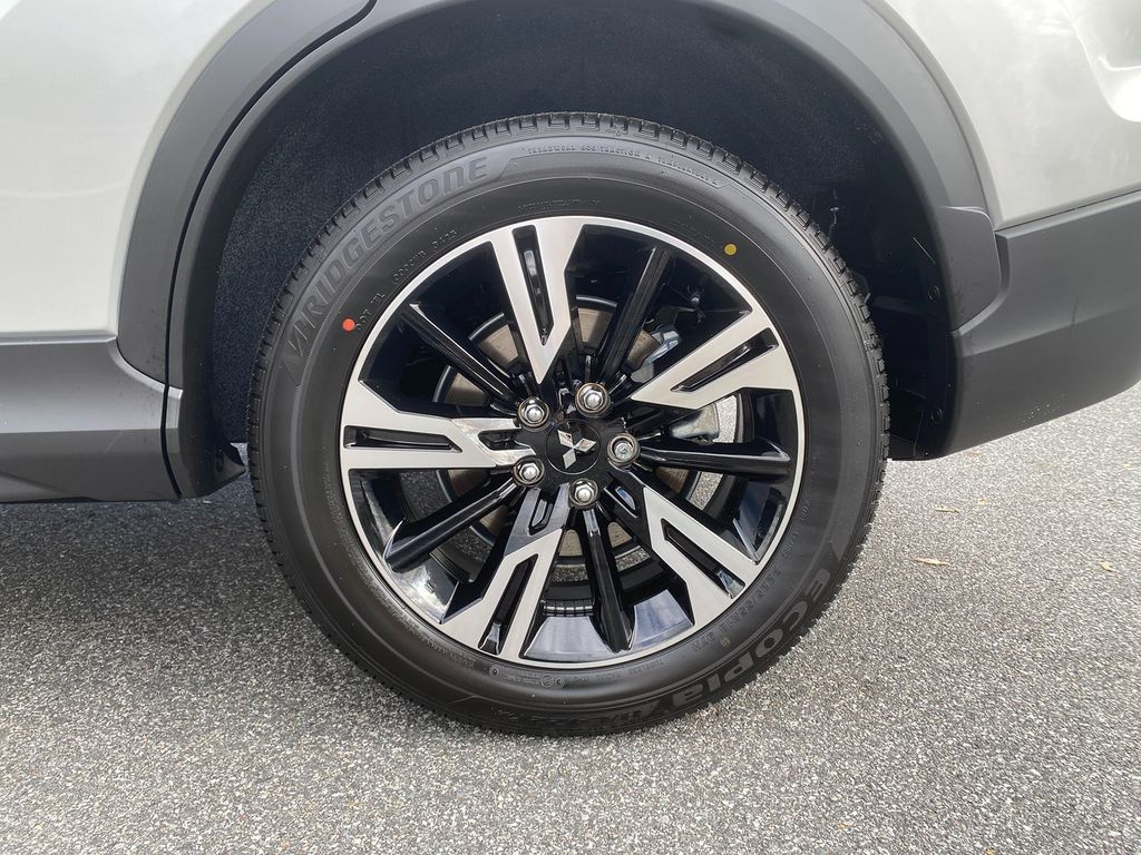 2026 Mitsubishi Eclipse Cross SE Image 10 of 34