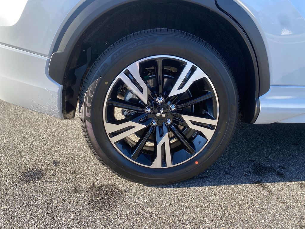 2026 Mitsubishi Eclipse Cross SEL Image 10 of 31