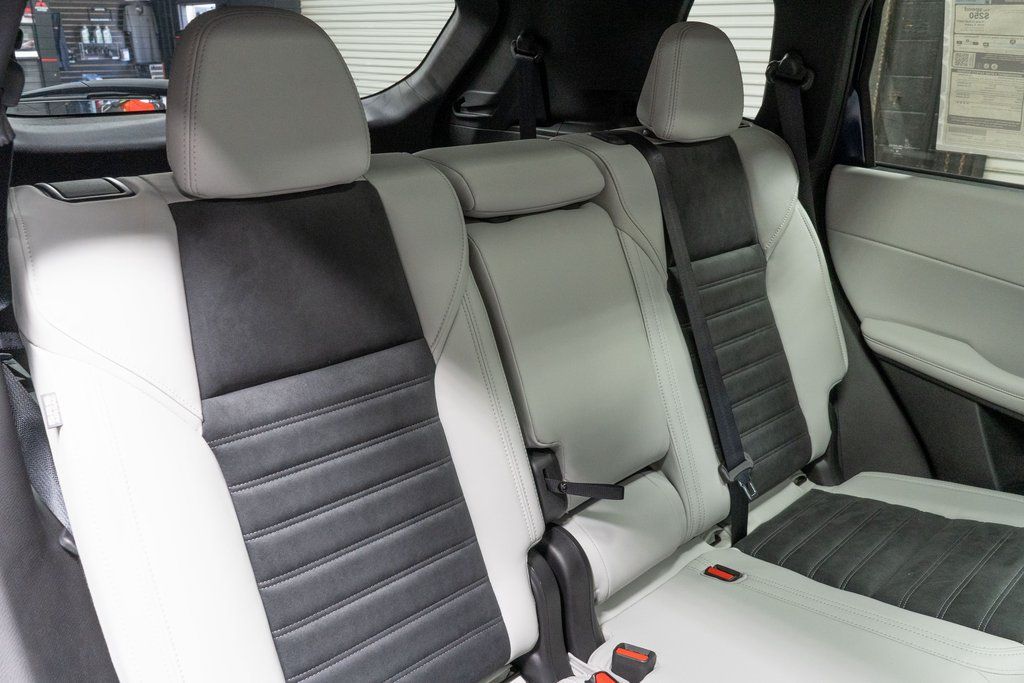 2026 Mitsubishi Outlander SE Image 11 of 24