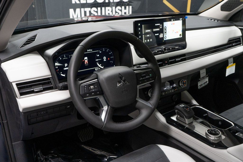 2026 Mitsubishi Outlander SE Image 22 of 24